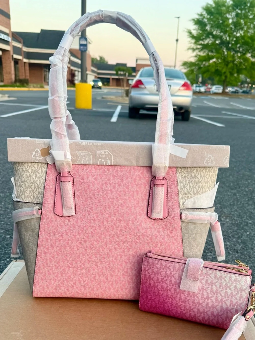 Michael Kors Pink Gradient Signature Shoulder Tote with Wristlet - Picture 2 of 11